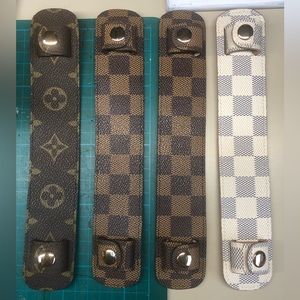 Neverfull strap holder / shoulder pad